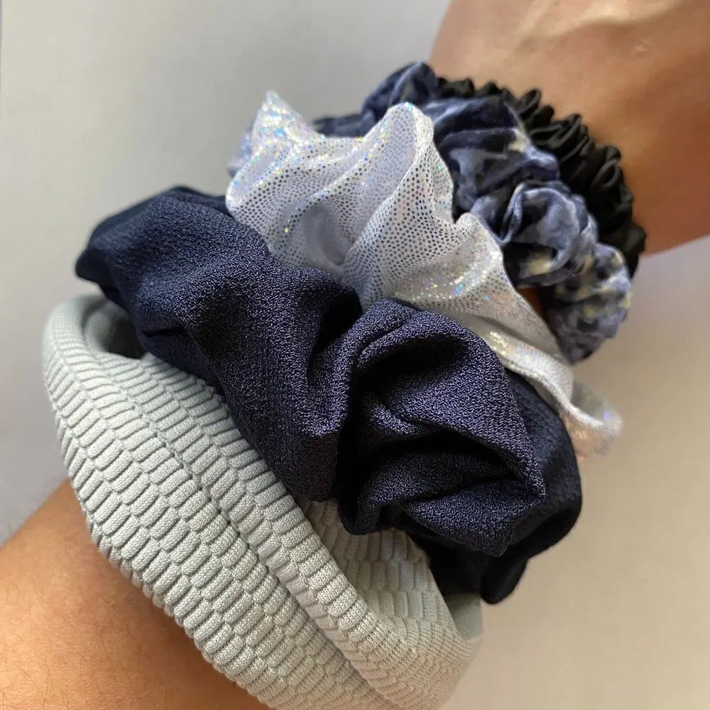 𝅺Set of 5 Scrunchies - Navy Metallic Print